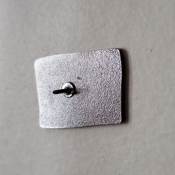 Bold and Brash Squidward (SpongeBob) enamel pin - Picture 3 of 3